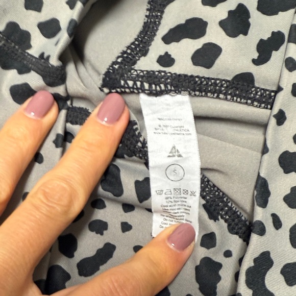 Stylish Black and White Women's Shorts - Picture 2 of 2